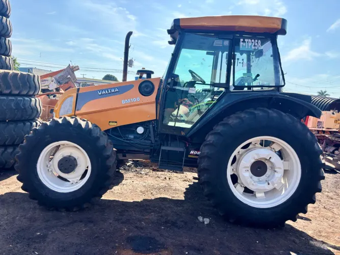 Valtra BM100 2013 Cabinado