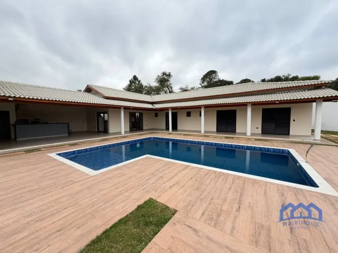 Chácara com 3 Quartos e 5 banheiros à Venda, 1.000 m² por R$ 1.390.000 Cód. ch2732
