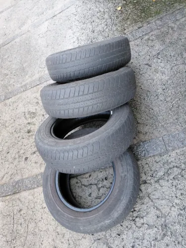 4 Pneus Usados 175 / 70 R14 88T