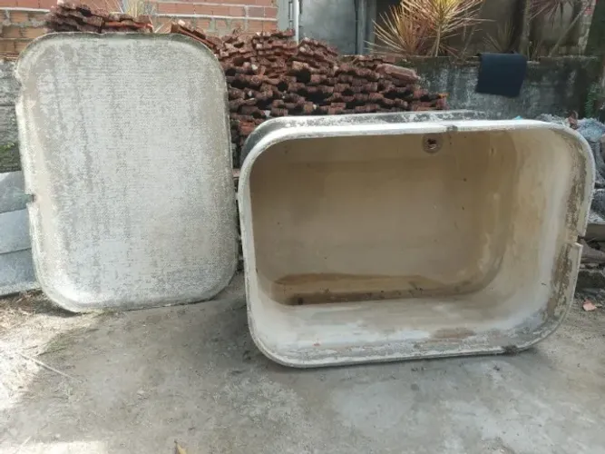 Caixa d'Água 500 Litros Brasilit Com Tampa - Bem Conservada