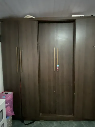 Guarda roupas 6 portas
