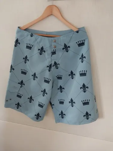 1 bermuda hang loose, azul claro com detalhes azul escuro, usada, número 42