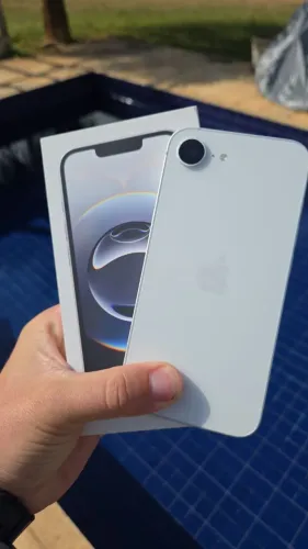 iPhone 16e