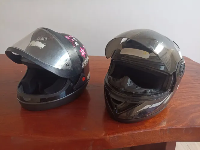 Vendo capacete masculino e feminino 
