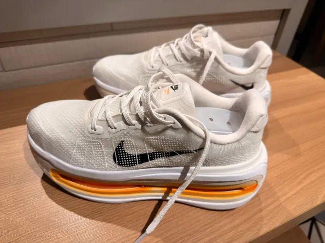 Nike Vomero Premium 1:1 - Tamanho 40 (8,5 US)