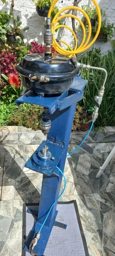 Rebitadeira para lona de caminhão e outros afins