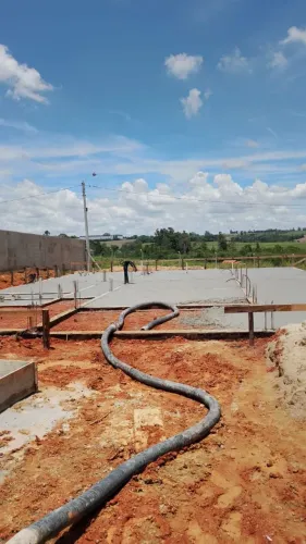 Pedreiro disponível 