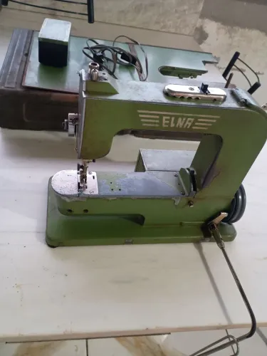 Máquina relíquia Elna suíça