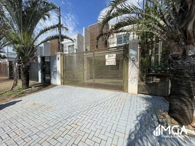 Sobrado com 3 dormitórios à venda, 213 m² por R$ 850.000,00 - Panorama - Foz do Iguaçu/PR