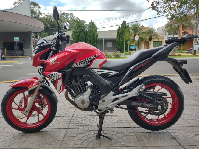CB Twister 250 2021 BAIXÍSSIMO KM *Apenas 29.000 km!*