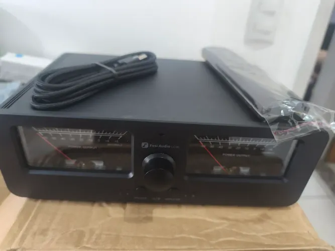 Seletor de canais Fosi Audio LC30 com VU