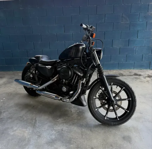HARLEY DAVIDSON XL 883 IRON