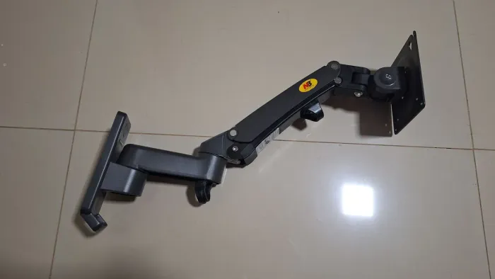 Suporte PAREDE p/monitor articulado c/pistão a gás 17 a 35 modelo f150