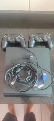 Ps4 slim 500gb + caixa original + 2 controles + jogo FIFA 19
