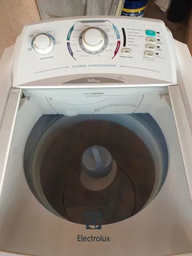 Maquina de lavar eleyrolux 10 kilos novissima 220 volts.