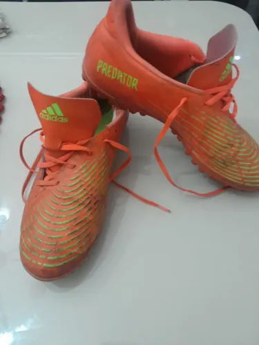 Chuteira Adidas predator ed 2021 society