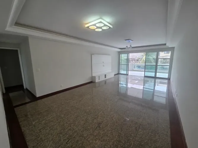 Imóvel para aluguel e venda possui 199 metros quadrados com 4 quartos