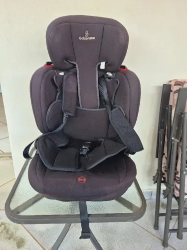 Vendo Cadeira infantil da marca Galzerano ( suporta de 15 a 36 kg)