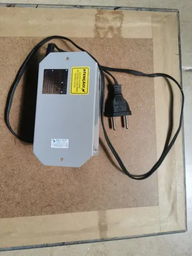Amplificador de linha de canais TV - VHJ - UHF