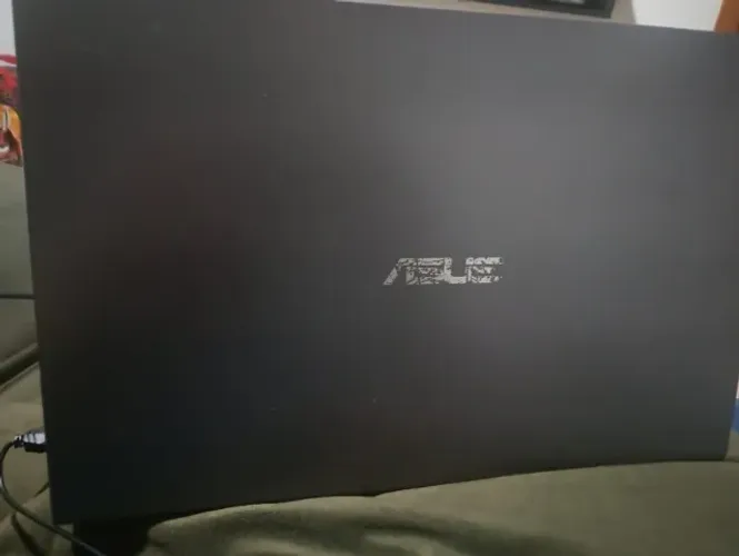 Notebook Asus I5 8 GB (Usado)
