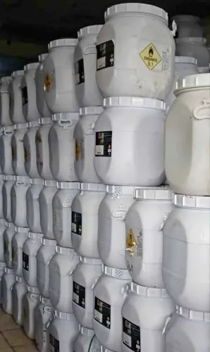 Vendo baldes de 50 litros 30 reais a cada unidade