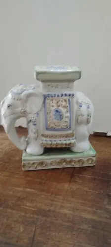 elefante de pocelana !