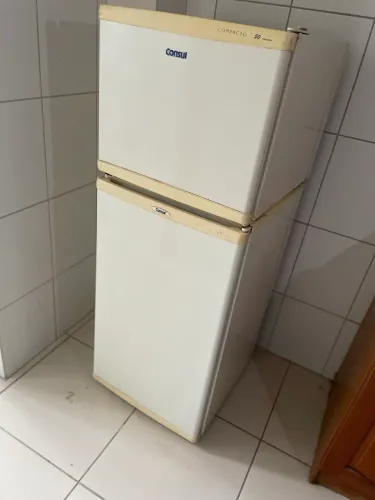 Geladeira/freezer compacto
