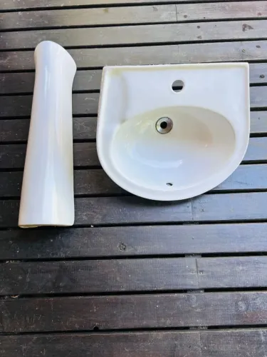 Lavatório Banheiro com Coluna