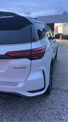 Toyota Hilux SW4 Diamond 2.8 TB 4X4 Die. Aut. 2023