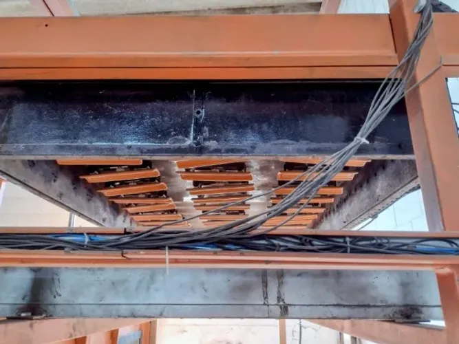 Maquina termoformadora com mesa 2 x 1 metro - resistências infra vermelho