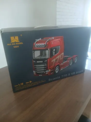 Caminhão SCANIA HUINA 1/18 RC NOVO