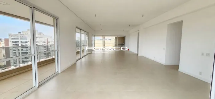 Cobertura a venda com 568 m² privativos e 5 Suítes.