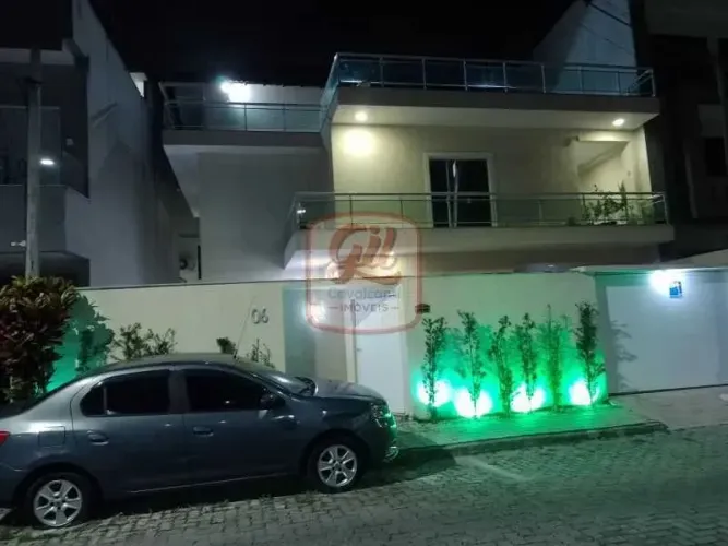 EXCELENTE CASA COM PISCINA EM CONDOMINIO