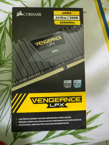 Memória RAM 32GB Corsair (Novo/LACRADO)