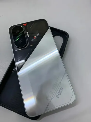 Poco f7