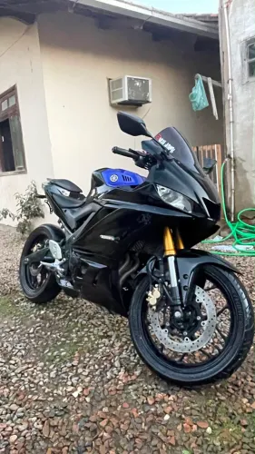 Vendo ou troco yamaha R3 2020 modelo monster