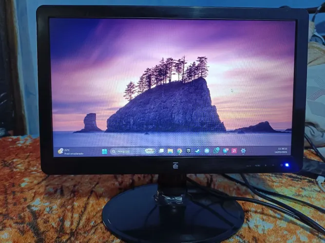 Monitor 15" HDMI e VGA