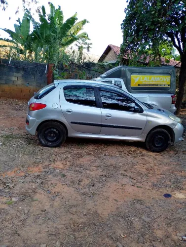 Peugeot 207 XR 1.4 Flex 8V 5P 2011