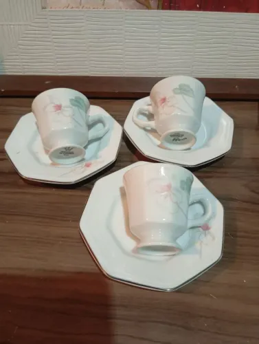 Vendo três xícaras de café de leite em prata Schmidt 