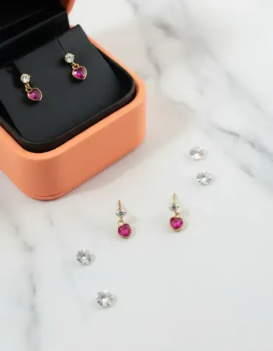 Brincos Coração Em Ouro 18k - Elegância E Sofisticação