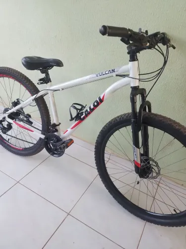 Bicicleta aro 29 pra vender cuida valor 800$