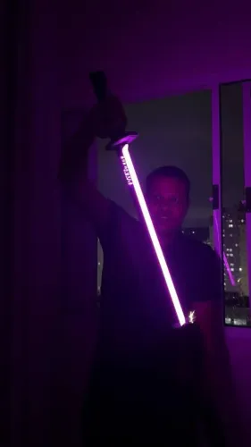 Katana estilo demon slayer, led, faísca ao sacar e som ao trocar de cor, múltiplas cores.