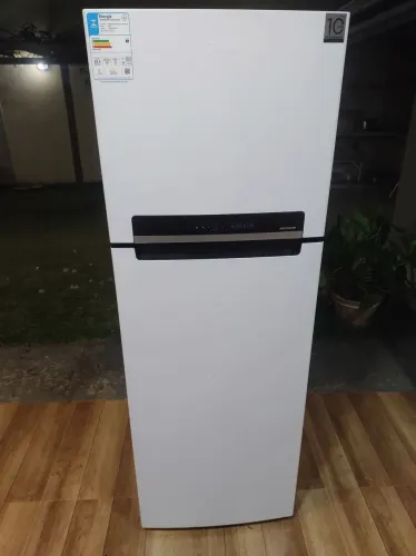 GELADEIRA FROST FREE NOVÍSSIMA!