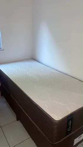 Cama de Solteiro com Molas Ensacadas 5 meses de uso
