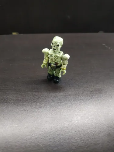 Boneco Pyrates Mega Bloks