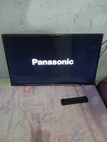 Vendo TV Panasonic 32 Polegadas semi nova apenas 4 mês de uso estado toda perfeita
