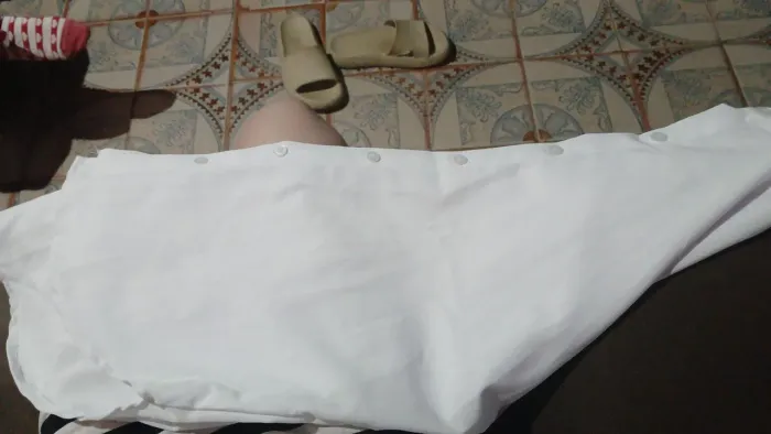 Camisa branca feminina sem uso