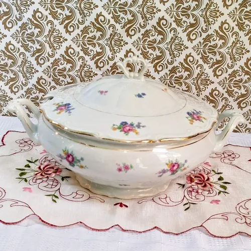 Antiga sopeira em porcelana polonesa Tielsch Walbrzych