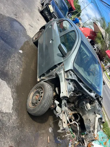 Sucata gol g5  pra retirar peças 