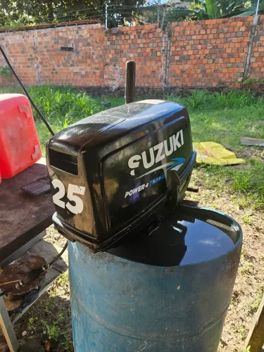 Motor Suzuki 25 HP 2 tempos